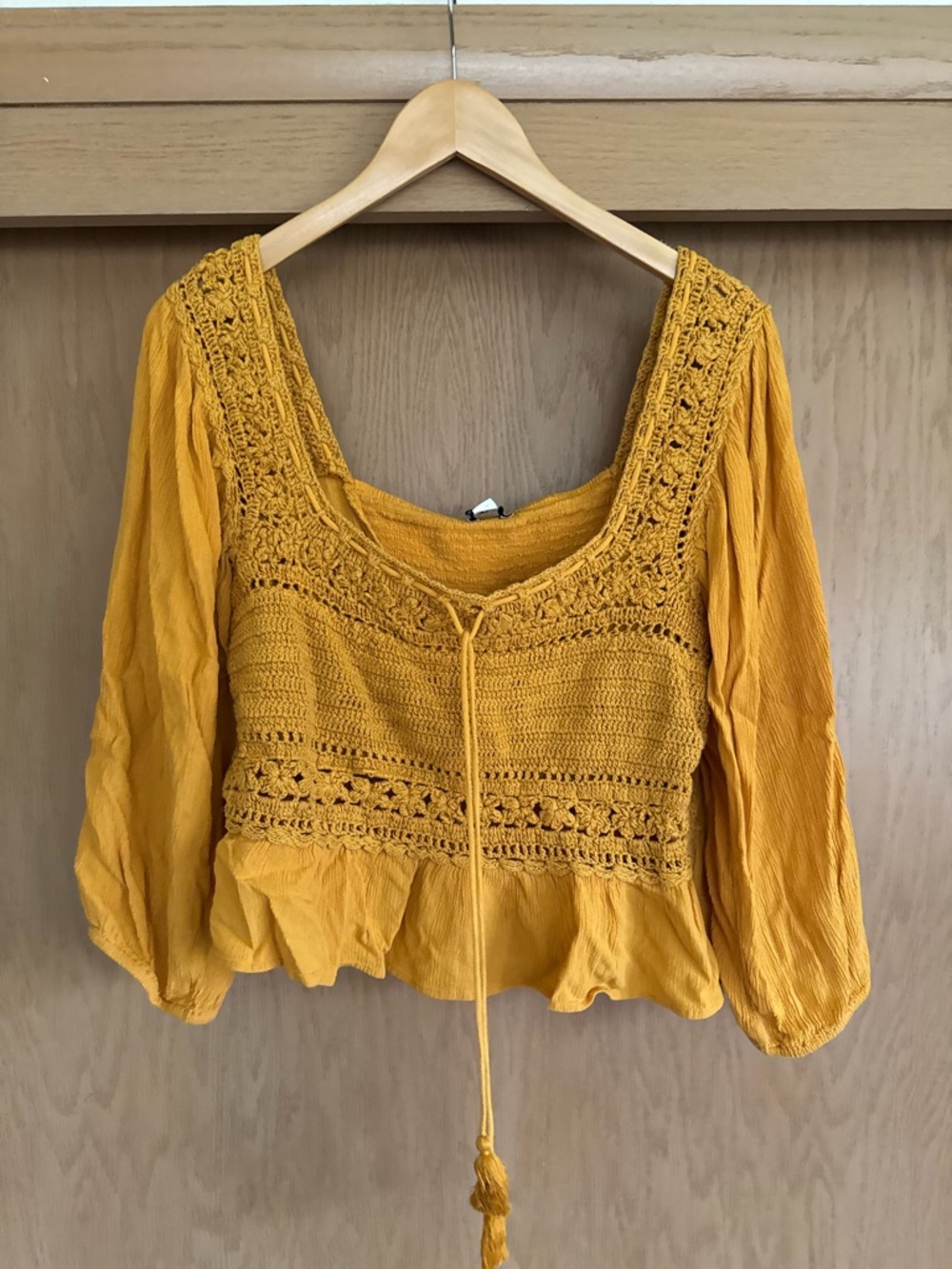 American Eagle Women’s Mustard Crochet Peasant Crop Top